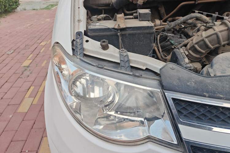 Used Wuling Hongguang 2014 1.5L S Standard Version Right Front Headlight