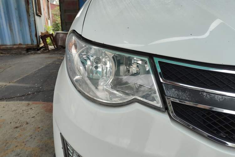 Used Wuling Hongguang 2014 1.5L S Standard Version Right Front Headlight