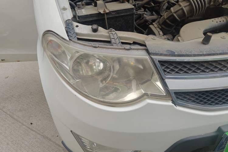 Used Wuling Hongguang 2014 1.5L S Standard Version Right Front Headlight