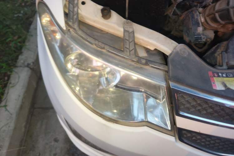 Used Wuling Hongguang 2014 1.5L S Standard Version Right Front Headlight
