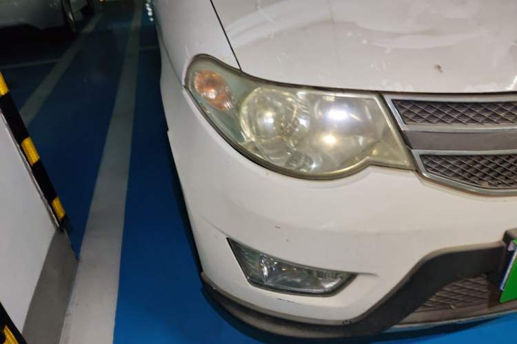Used Wuling Hongguang 2014 1.5L S Comfort Model Right Front Headlight