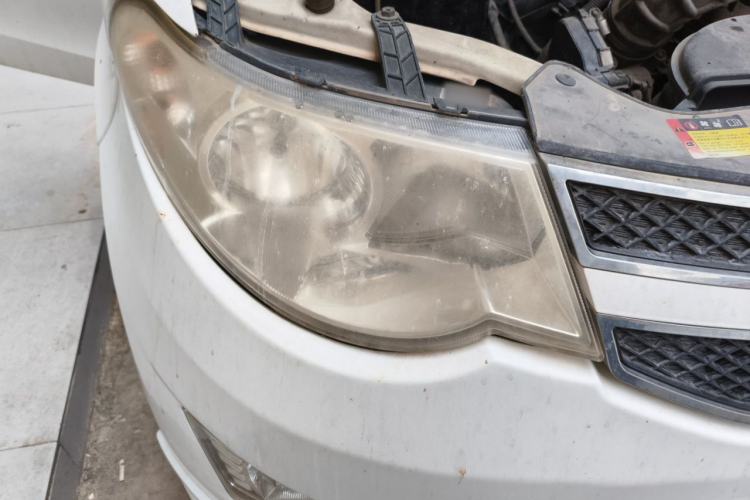 Used Wuling Hongguang 2014 1.5L S Standard Version Right Front Headlight