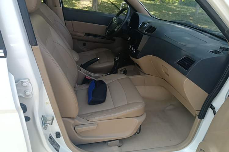 Used Wuling Hongguang 2014 1.5L S Comfort Model Right Front Seat