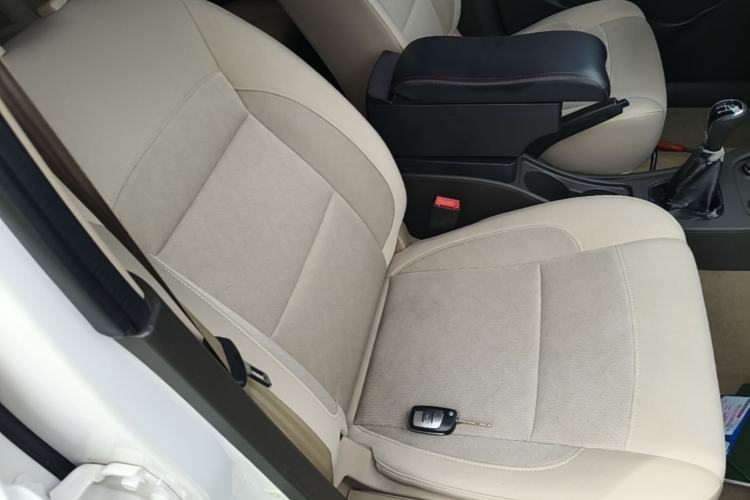 Used Wuling Hongguang 2014 1.5L S Standard Version Right Front Seat