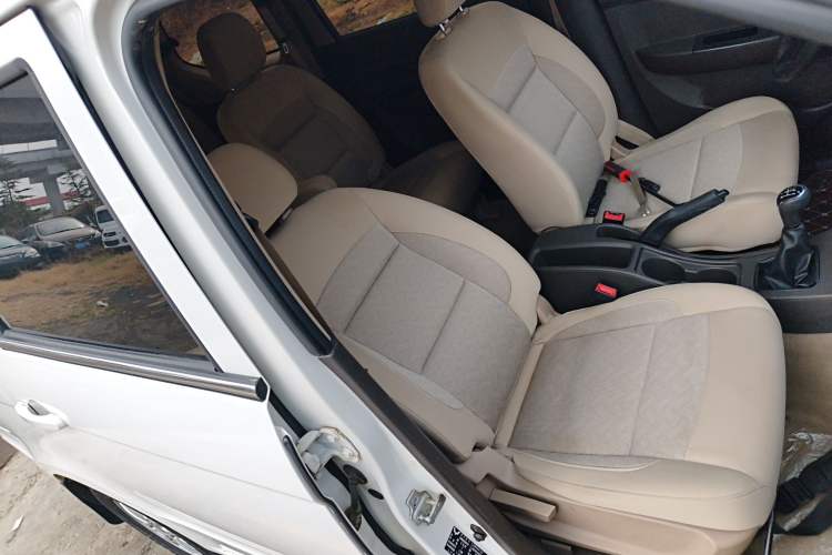Used Wuling Hongguang 2014 1.5L S Standard Version Right Front Seat