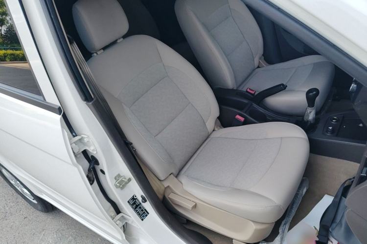 Used Wuling Hongguang 2014 1.5L S Standard Version Right Front Seat