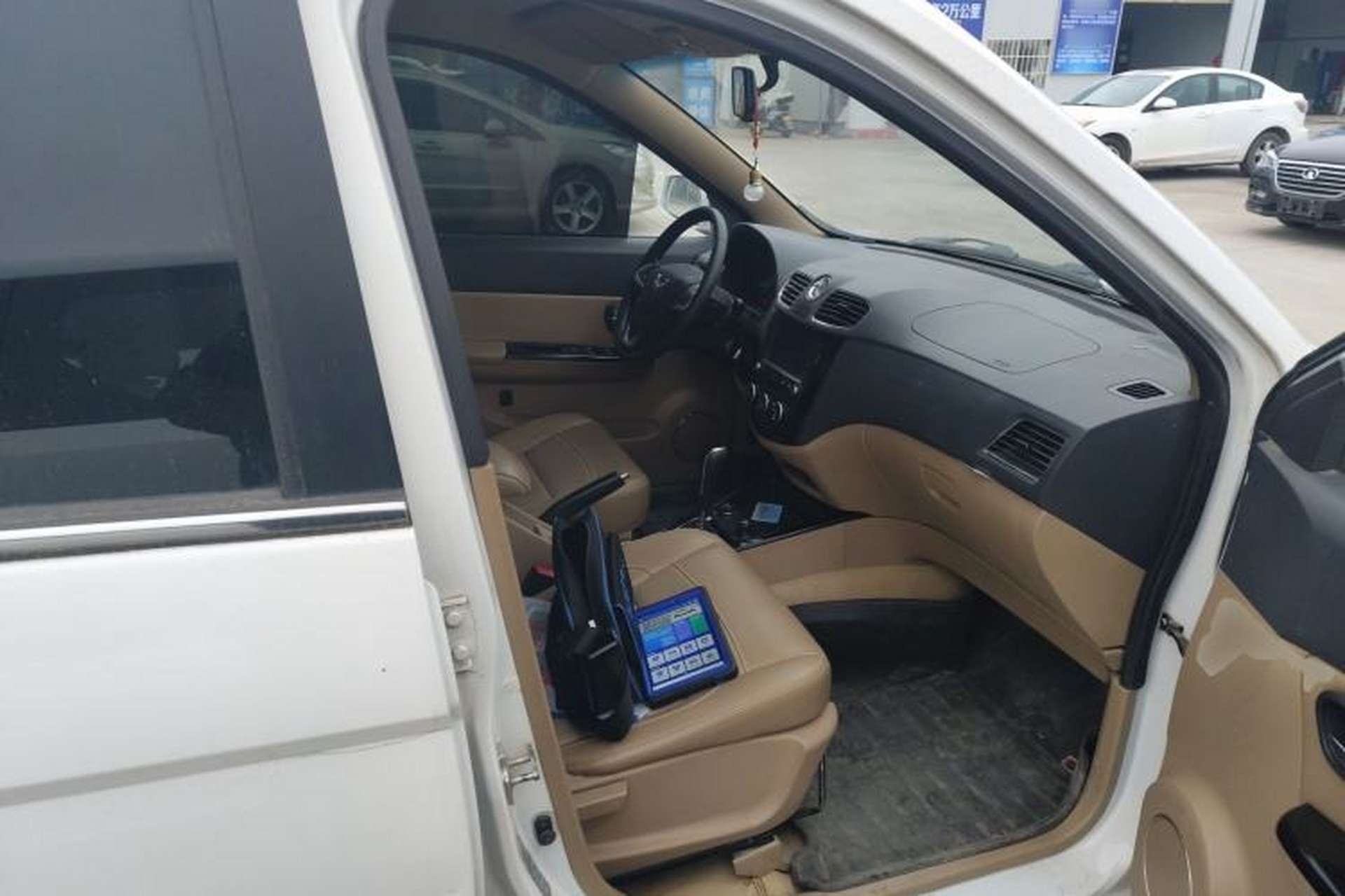 Used Wuling Hongguang 2014 1.5L S Automatic Luxury Model Right Front Seat