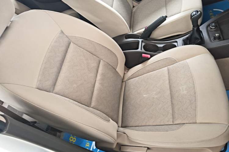 Used Wuling Hongguang 2014 1.5L S Standard Version Right Front Seat