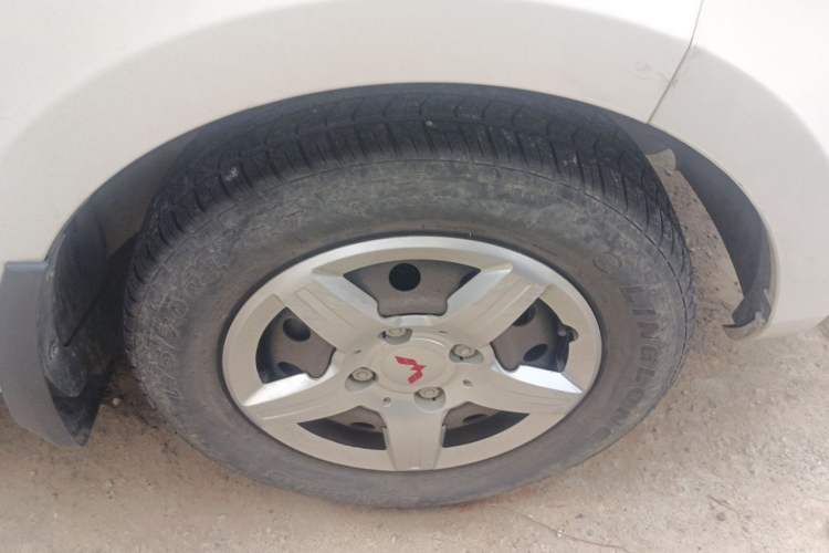 Used Wuling Hongguang 2014 1.2L Base Model China IV Right Front Wheel Hub