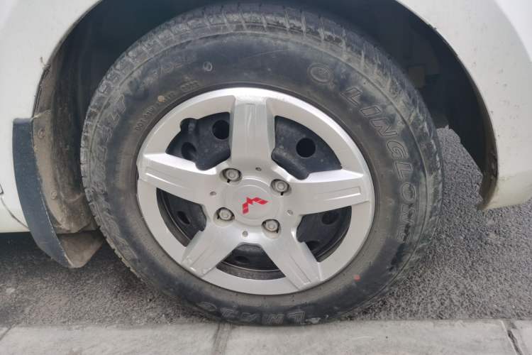 Used Wuling Hongguang 2014 1.2L Base Model China IV Right Front Wheel Hub
