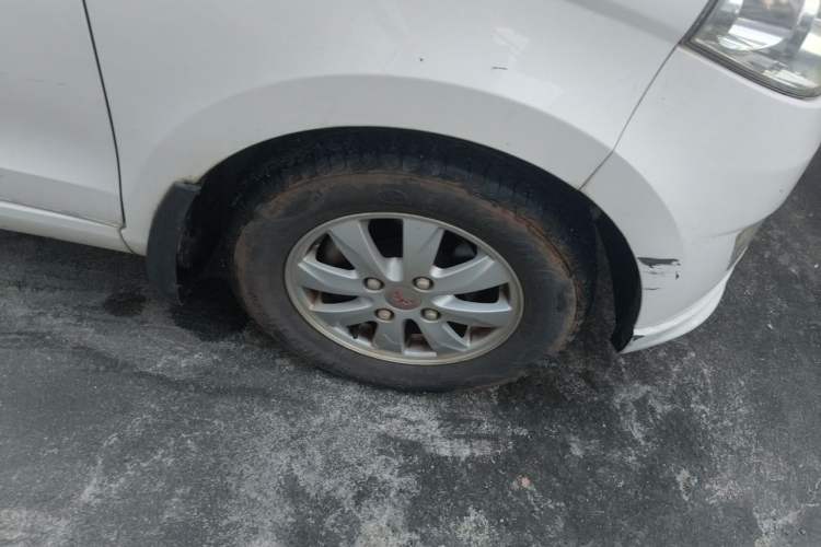 Used Wuling Hongguang 2014 1.5L S Standard Version Right Front Wheel Hub