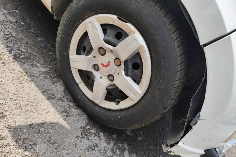 Used Wuling Hongguang 2014 1.2L Base Model China IV Right Front Wheel Hub