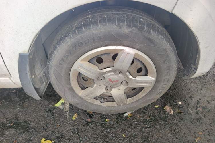 Used Wuling Hongguang 2014 1.2L Base Model China IV Right Front Wheel Hub