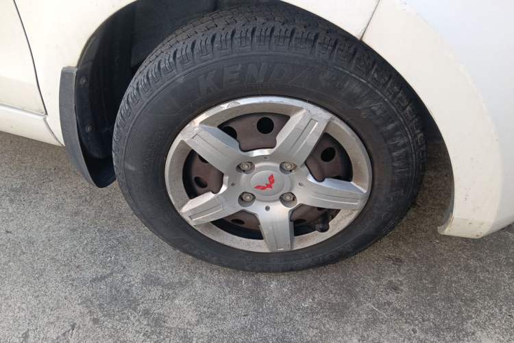 Used Wuling Hongguang 2014 1.5L Base Version Right Front Wheel Hub