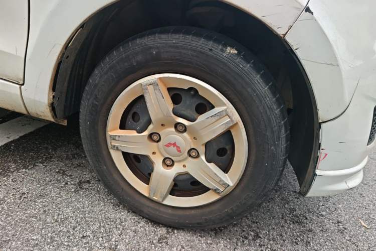 Used Wuling Hongguang 2014 1.2L Base Model China IV Right Front Wheel Hub