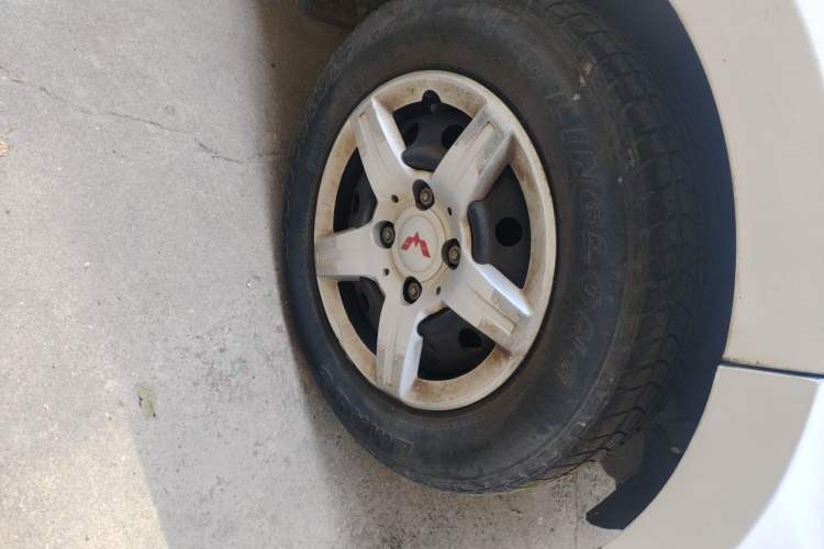 Used Wuling Hongguang 2014 1.5L Base Version Right Front Wheel Hub