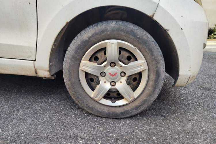 Used Wuling Hongguang 2014 1.5L Base Version Right Front Wheel Hub