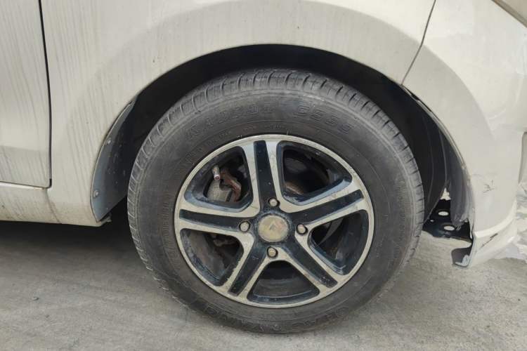 Used Wuling Hongguang 2014 1.2L Base Model China IV Right Front Wheel Hub