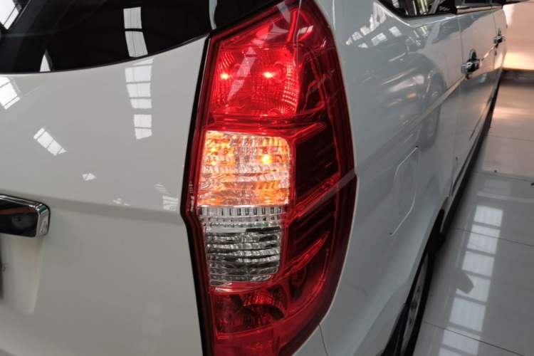Used Wuling Hongguang 2014 1.5L S Luxury Model Right Rear Taillight