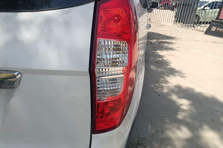 Used Wuling Hongguang 2014 1.5L S Comfort Model Right Rear Taillight