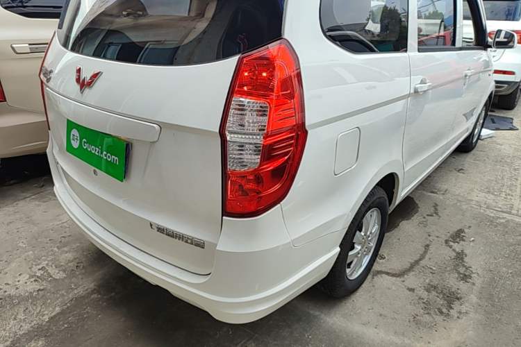Used Wuling Hongguang 2014 1.5L S Standard Version Right Rear Taillight