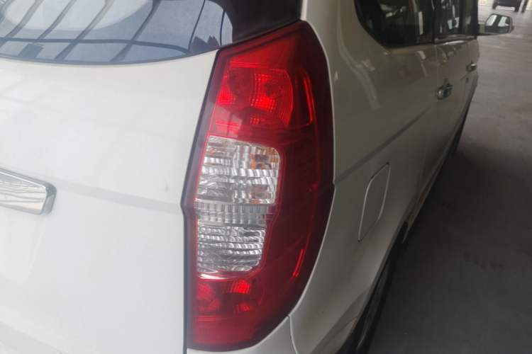 Used Wuling Hongguang 2014 1.5L S Luxury Model Right Rear Taillight
