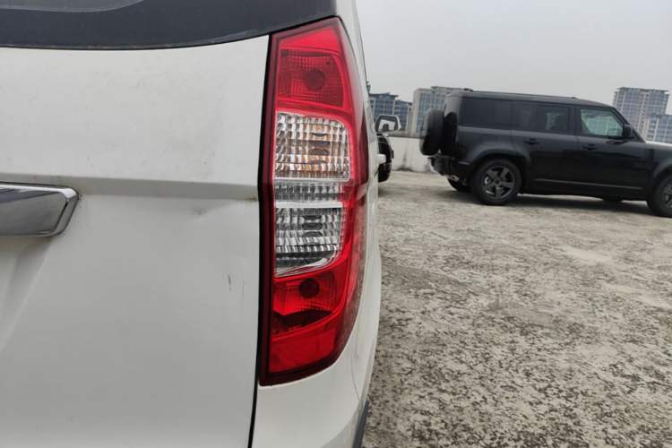 Used Wuling Hongguang 2014 1.5L S Standard Version Right Rear Taillight
