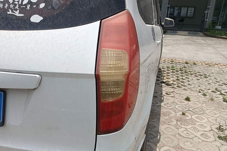 Used Wuling Hongguang 2014 1.5L S Standard Version Right Rear Taillight