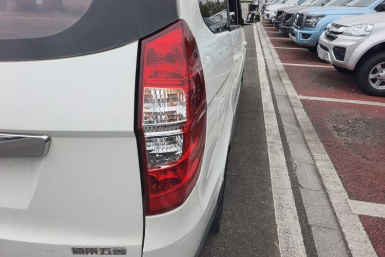 Used Wuling Hongguang 2014 1.5L S Comfort Model Right Rear Taillight
