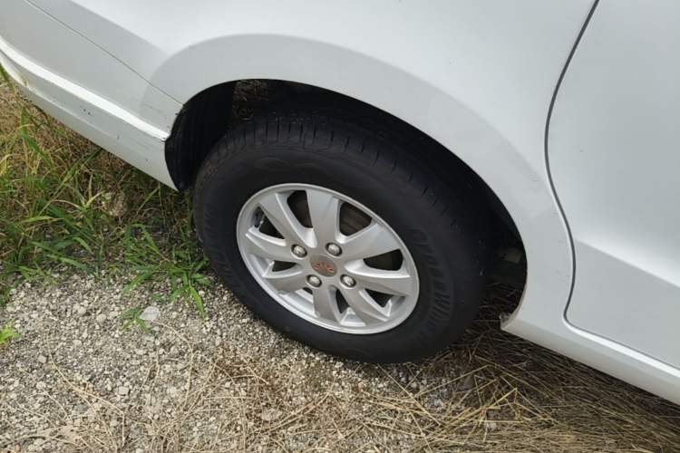 Used Wuling Hongguang 2014 1.5L S Standard Version Right Rear Wheel Hub