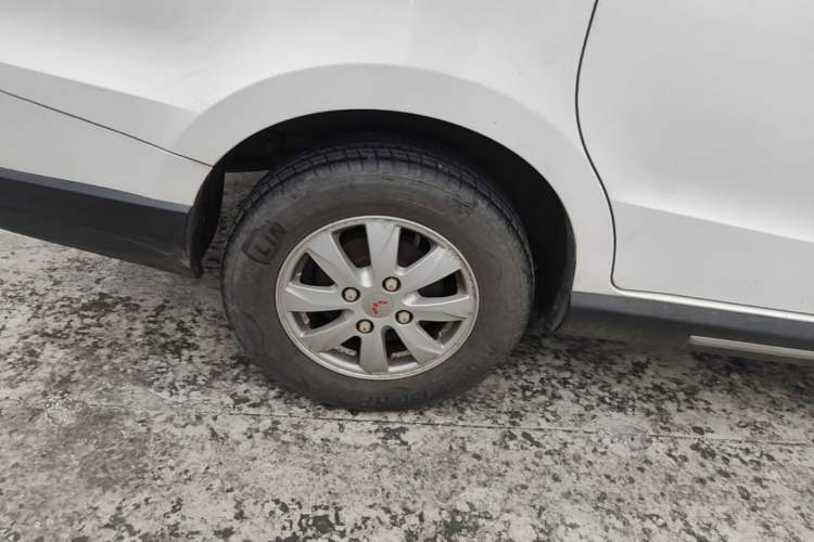 Used Wuling Hongguang 2014 1.5L S Standard Version Right Rear Wheel Hub