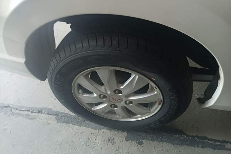 Used Wuling Hongguang 2014 1.5L S Standard Version Right Rear Wheel Hub