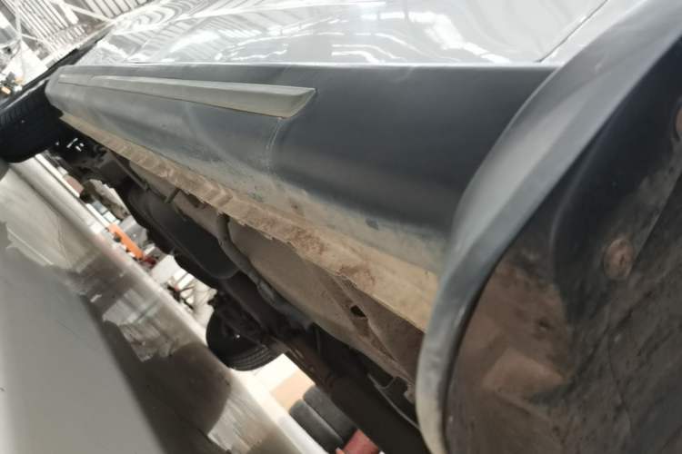 Used Wuling Hongguang 2014 1.5L S Luxury Model Right Side Sill