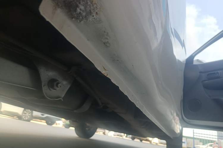 Used Wuling Hongguang 2014 1.5L S Standard Version Right Side Sill