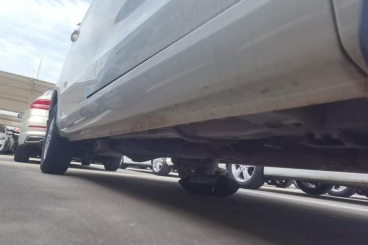 Used Wuling Hongguang 2014 1.5L S Standard Version Right Side Sill