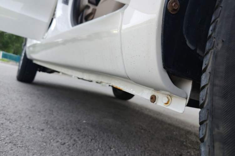 Used Wuling Hongguang 2014 1.5L S Standard Version Right Side Sill