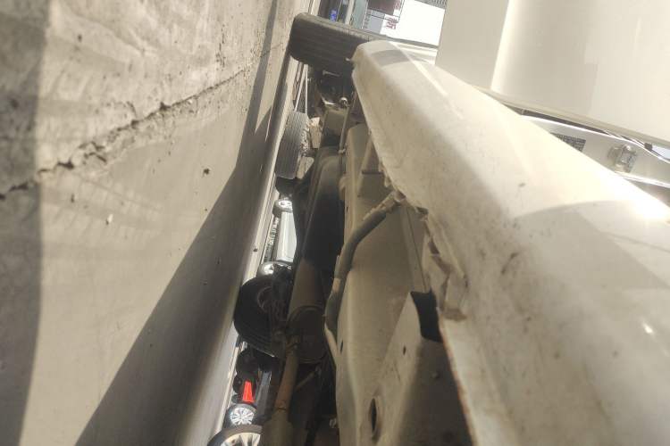 Used Wuling Hongguang 2014 1.5L S Standard Version Right Side Sill