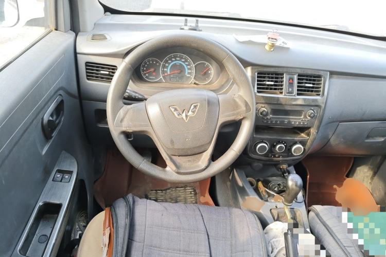 Used Wuling Hongguang 2014 1.5L S Comfort Model Steering Wheel