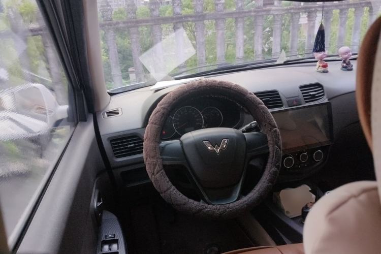 Used Wuling Hongguang 2014 1.5L S Standard Version Steering Wheel