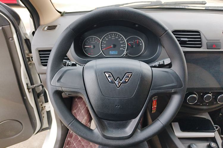 Used Wuling Hongguang 2014 1.5L S Standard Version Steering Wheel