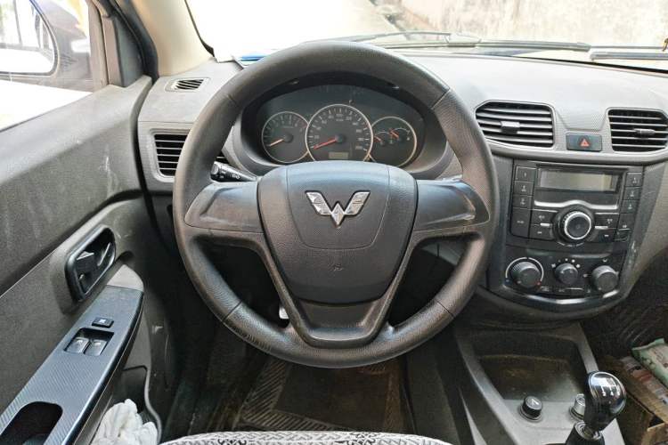 Used Wuling Hongguang 2014 1.2L Base Model China IV Steering Wheel