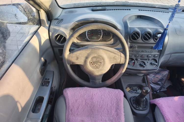 Used Wuling Hongguang 2014 1.2L Base Model China IV Steering Wheel