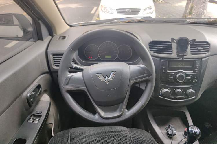Used Wuling Hongguang 2014 1.2L Base Model China IV Steering Wheel