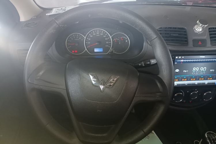 Used Wuling Hongguang 2014 1.5L S Standard Version Steering Wheel