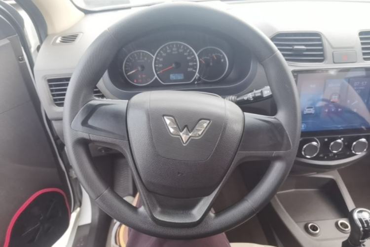 Used Wuling Hongguang 2014 1.5L S Standard Version Steering Wheel