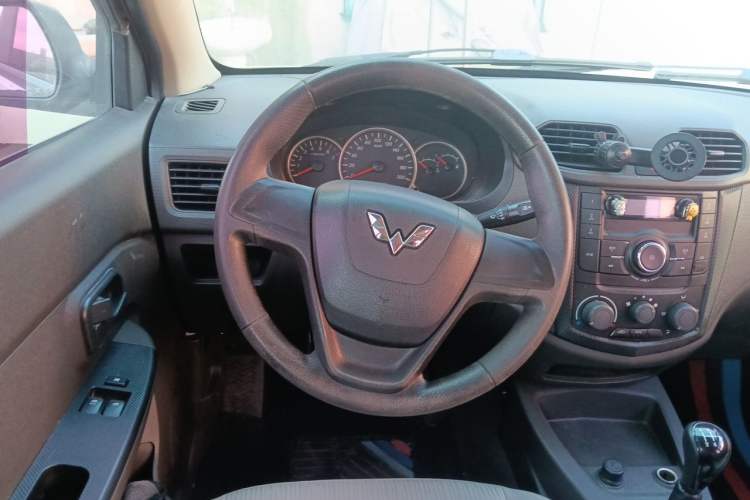 Used Wuling Hongguang 2014 1.5L Base Version Steering Wheel