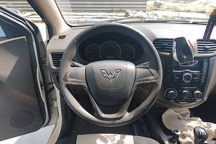 Used Wuling Hongguang 2014 1.5L Base Version Steering Wheel