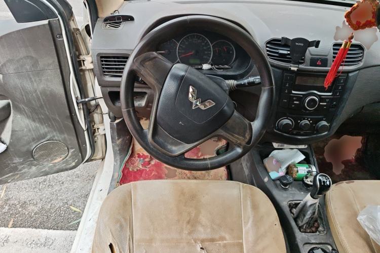 Used Wuling Hongguang 2014 1.2L Base Model China IV Steering Wheel