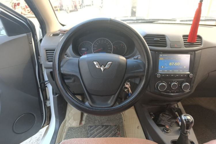 Used Wuling Hongguang 2014 1.5L S Standard Version Steering Wheel