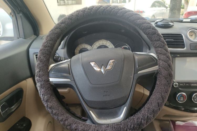 Used Wuling Hongguang 2014 1.5L S Comfort Model Steering Wheel